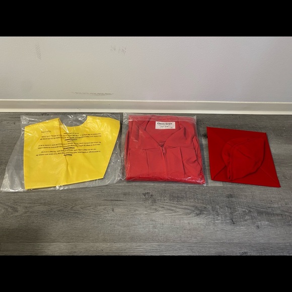 Grad Gown & Hat Set Red & Yellow - Picture 3 of 4